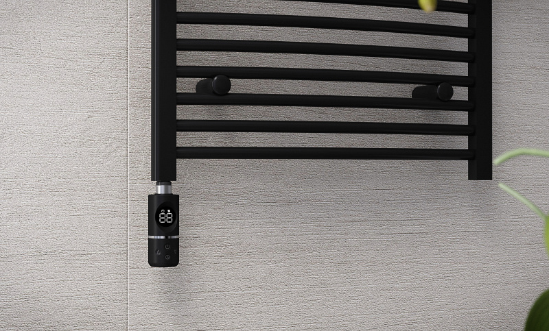 Fűtőpatron törölközőszárító radiátorhoz fekete 700W